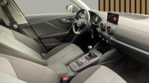 Intérieur Audi Q2 30 TFSI – tableau de bord et sièges avant d’un SUV d'occasion à Carcassonne / voiture occasion Carcassonne