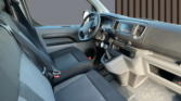 Intérieur Opel Vivaro L3 – tableau de bord et sièges avant du fourgon d'occasion à Carcassonne / voiture occasion Carcassonne