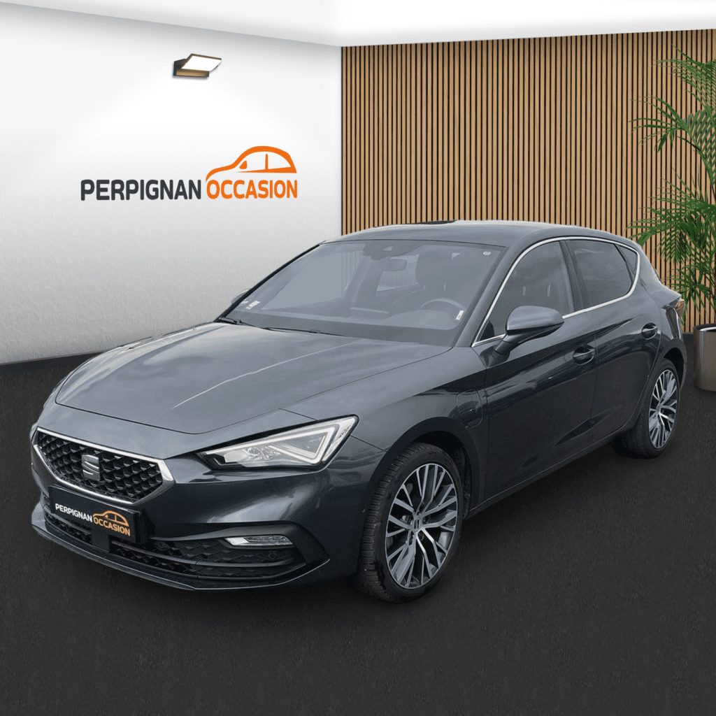 Seat Leon eHybrid Xcellence grise d'occasion à Carcassonne – vue avant / voiture occasion Carcassonne