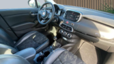 Intérieur Fiat 500X Cross – tableau de bord et sièges avant d’un SUV d'occasion à Carcassonne